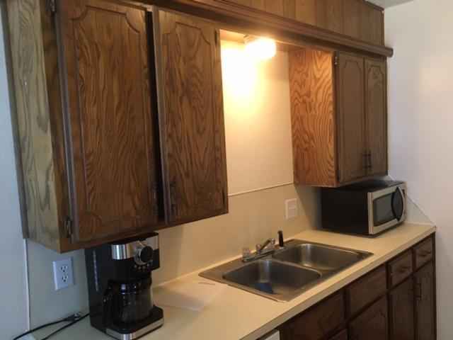 Fully Furnished Two Bedroom Apartment Лотон Екстер'єр фото